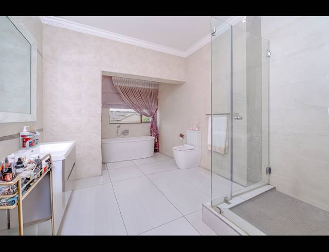 4 BEDROOM HOUSE FOR SALE IN DAINFERN VALLEY ESTATE